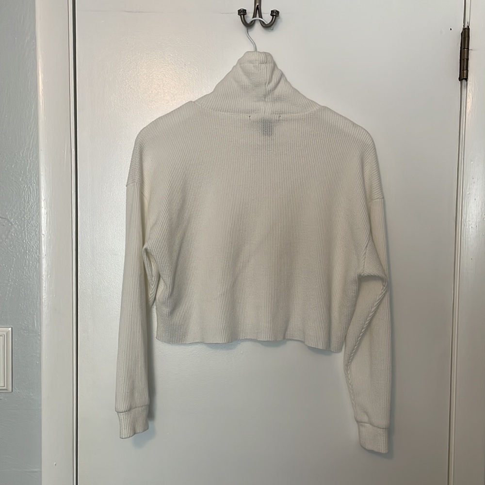 Forever 21 Women's Long Sleeve Cropped Cowneck Shirt - Picture 3 of 9